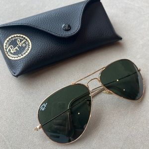 Ray-Ban Classic Aviator Sunglasses in Green and Gold